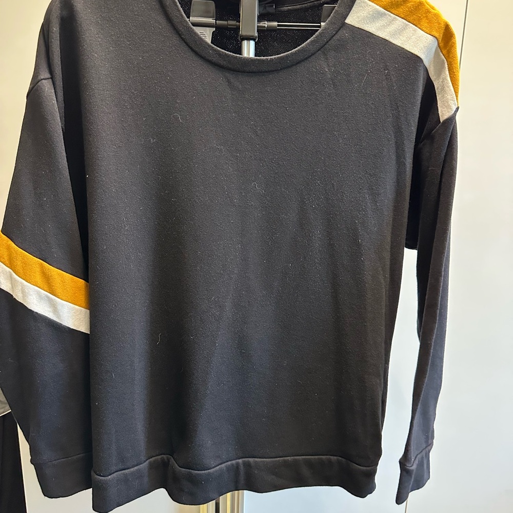 DKNY Black Fleece Top - Picture 4 of 7